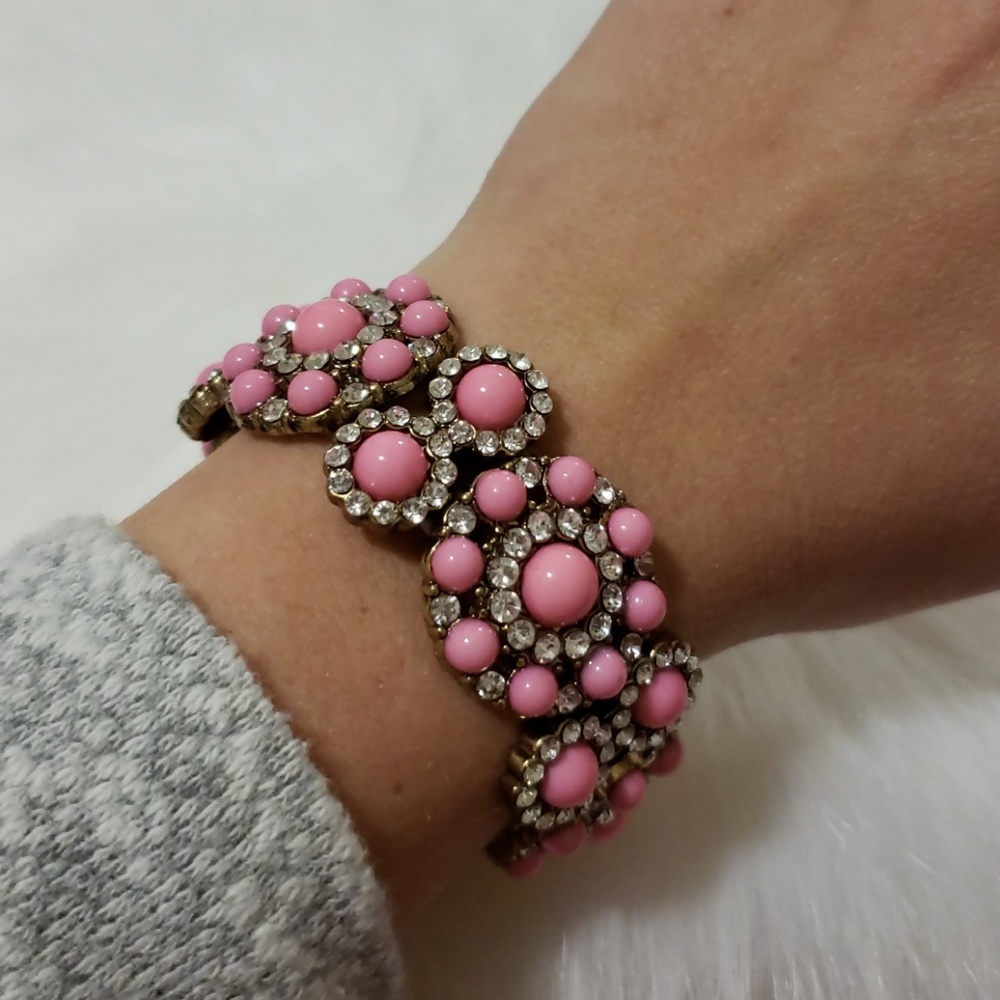 Pink statement bracelet - Picture 3 of 3